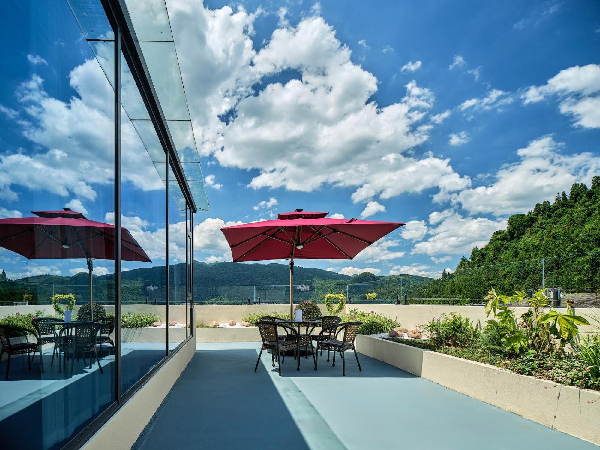 Zhangjiajie Utopia Hotel--Free One Way Pick Up Service Over 2 Nights Экстерьер фото