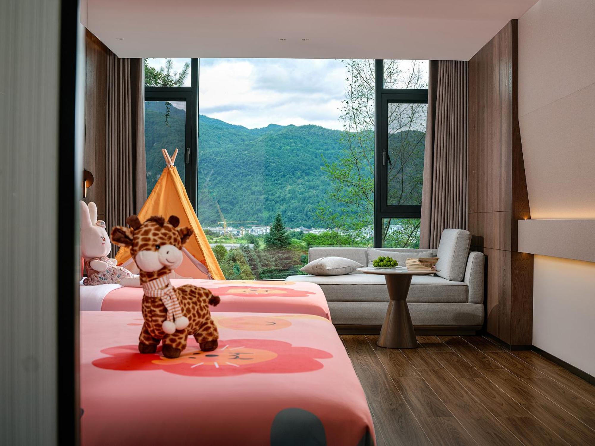 Zhangjiajie Utopia Hotel--Free One Way Pick Up Service Over 2 Nights Экстерьер фото